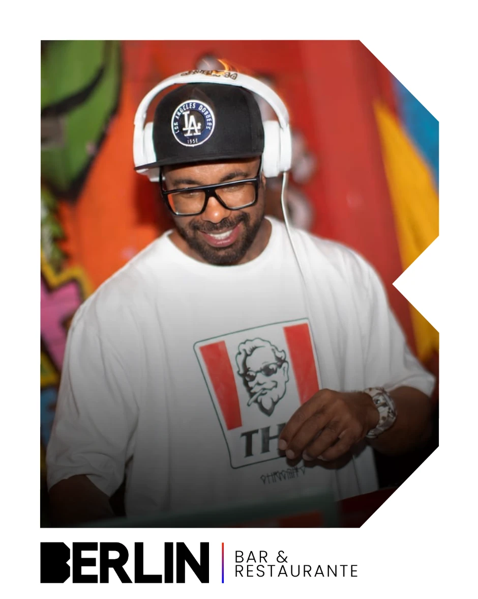 DJ MON-RÁ apresenta Grooves & Brasilidades em Noite de Vinil
